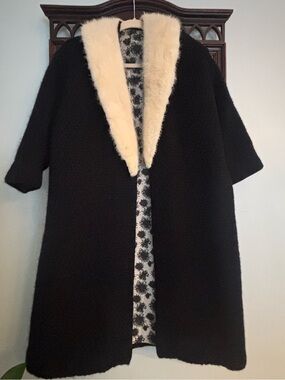 Vintage Black Coat Mink Fur Collar A-Line MidCentury Bracelet Sleeves 40” Small